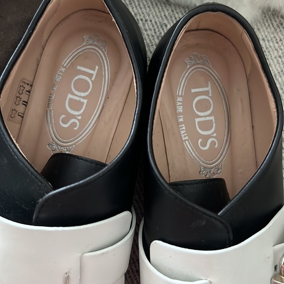 TODS unique leather flat shoes - Picture 2 of 10